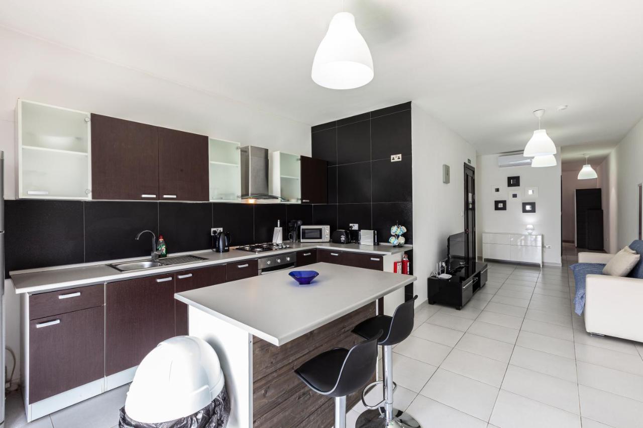Z4 - Seafront Apartment St. Paul's Bay Exterior foto