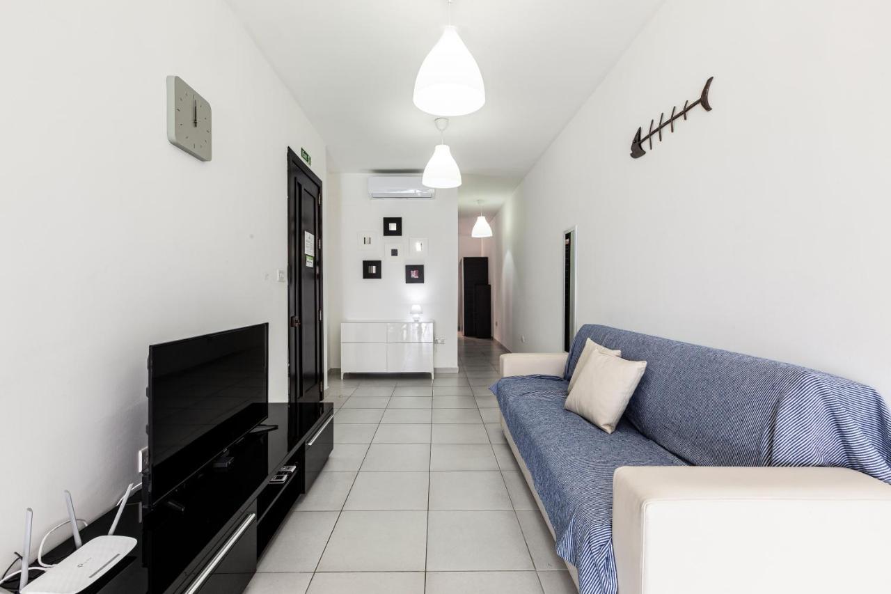 Z4 - Seafront Apartment St. Paul's Bay Exterior foto